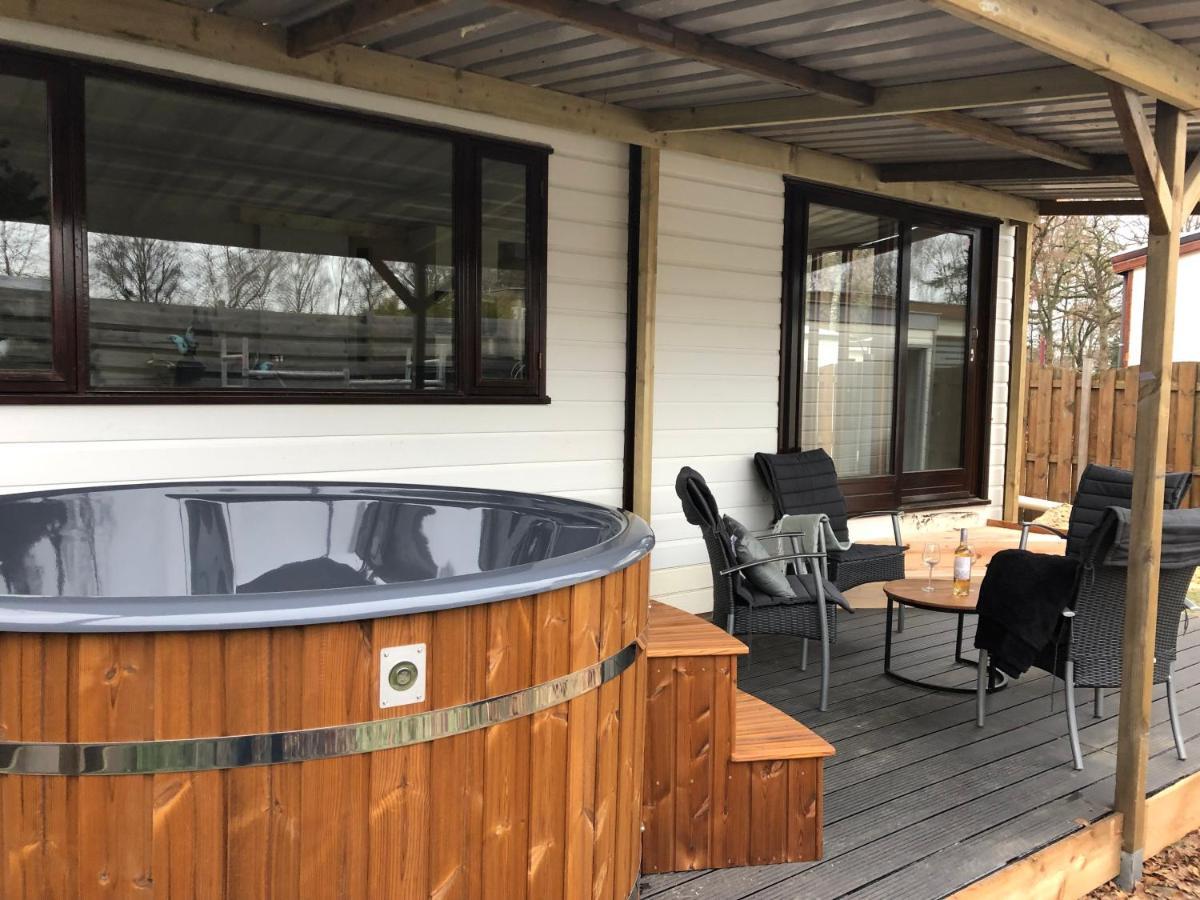 Hottub Forest Chalet Op De Veluwe! Putten Exterior photo